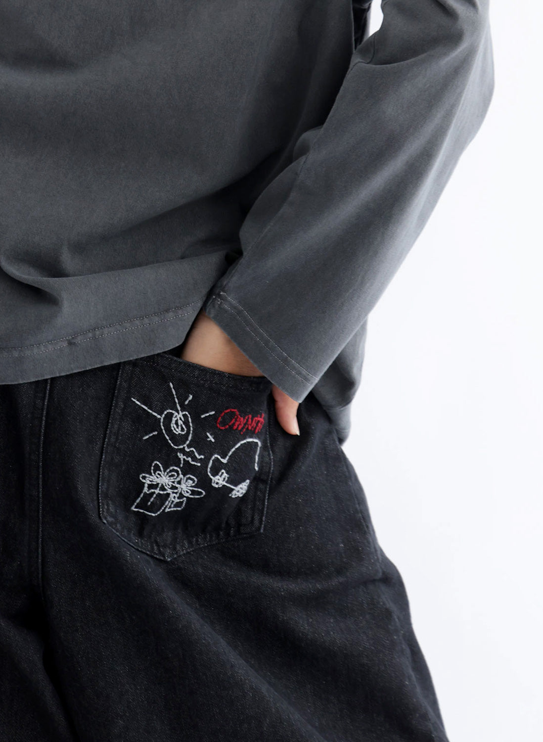 OWNth(オンス) バック刺繍デニムバルーンパンツ きれいめ ユニセックス ブラック 黒