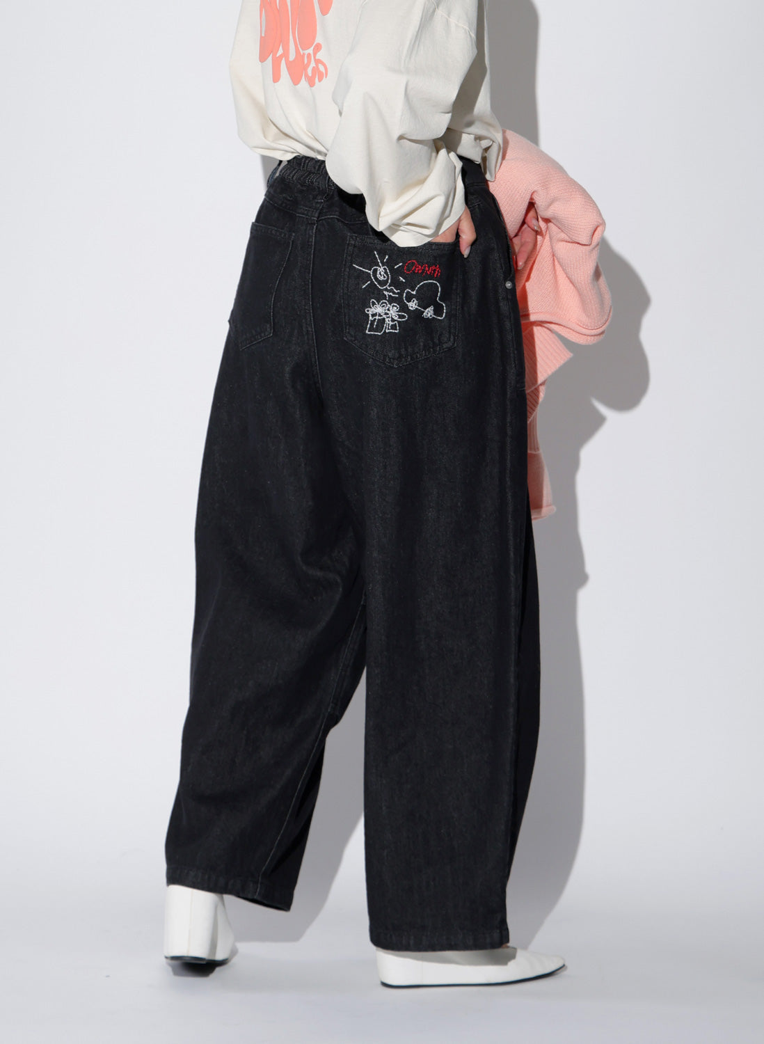 OWNth(オンス) バック刺繍デニムバルーンパンツ きれいめ ユニセックス ブラック 黒