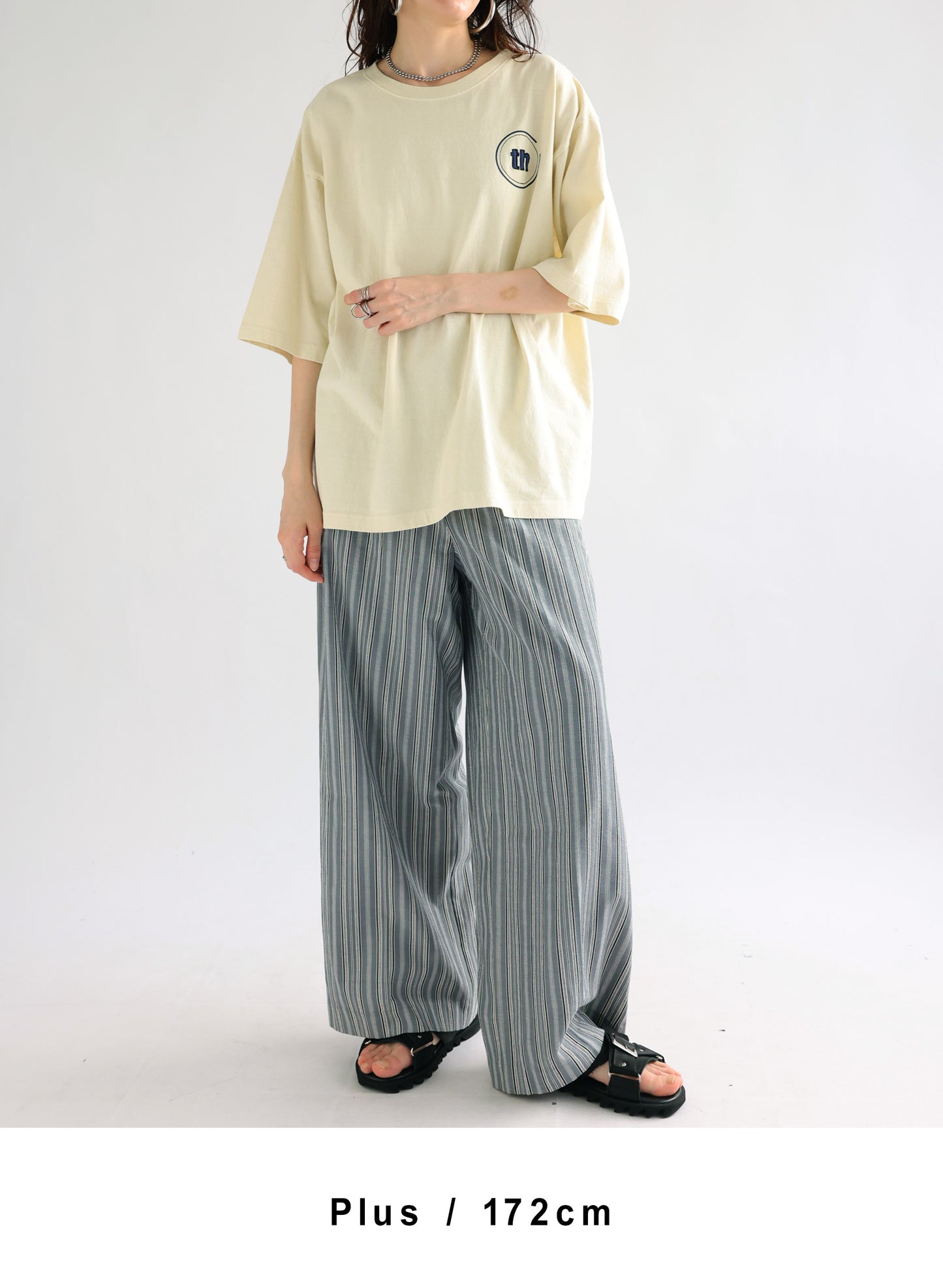 OWNth(オンス) thロゴTシャツ きれいめ ユニセックス