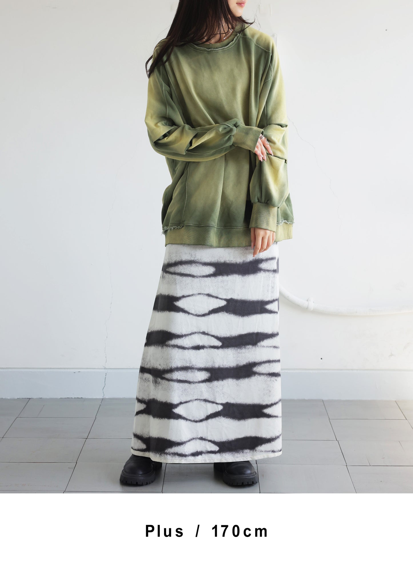 OWNth(オンス) 裏起毛グラデデザインPO きれいめ ユニセックス カーキ