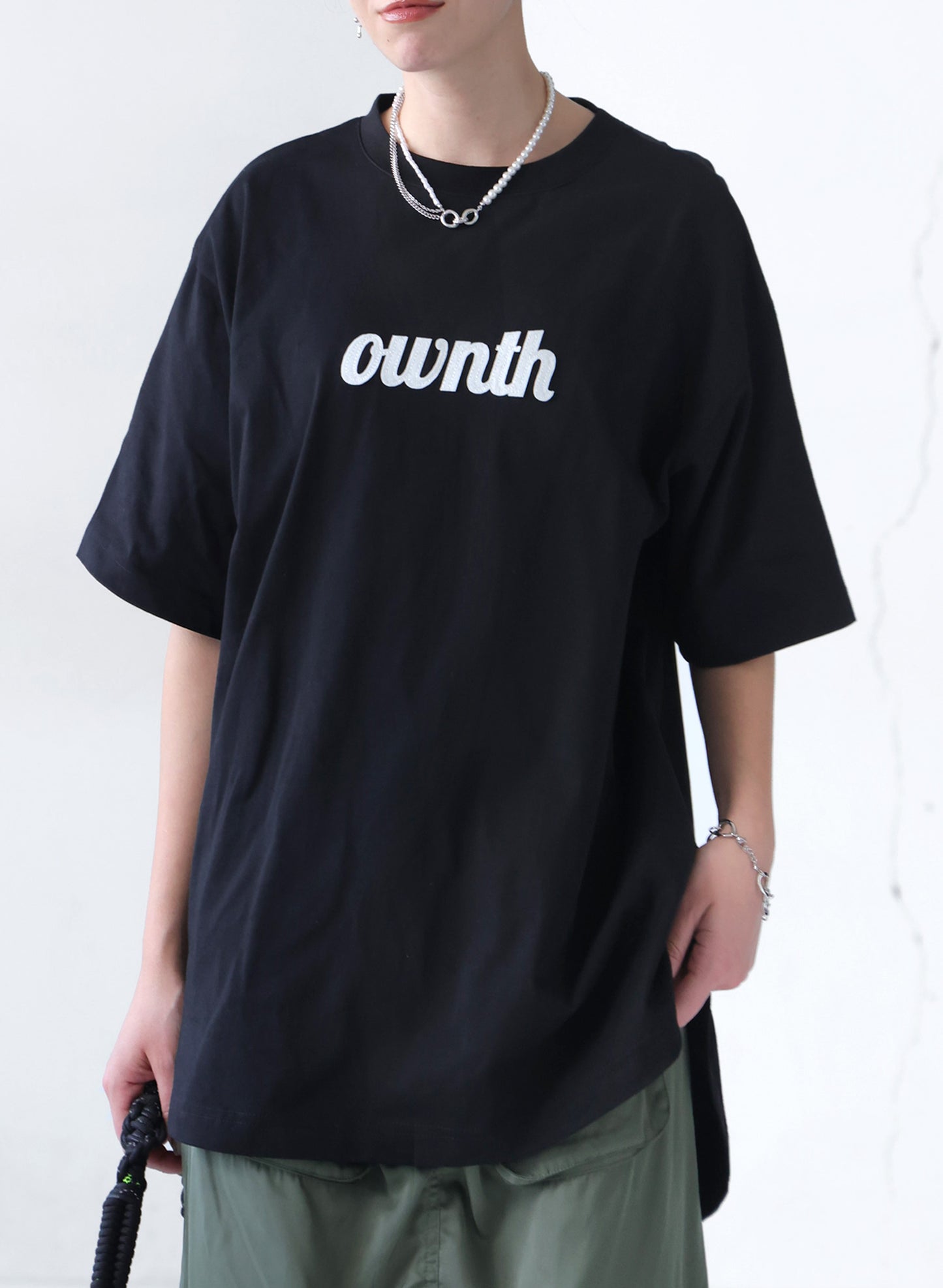 OWNth(オンス) フェルトロゴ刺繍Tシャツ きれいめ ユニセックス ブラック 黒