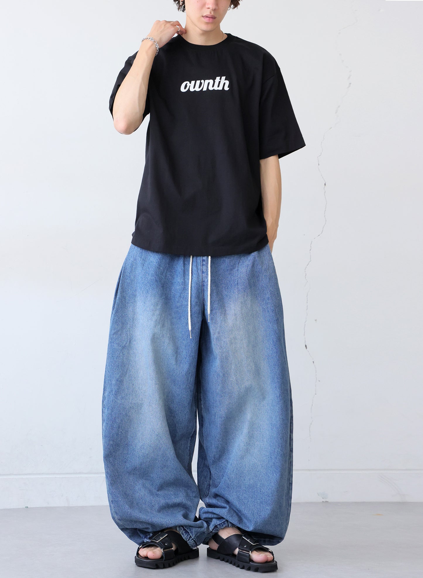 OWNth(オンス) フェルトロゴ刺繍Tシャツ きれいめ ユニセックス ブラック 黒