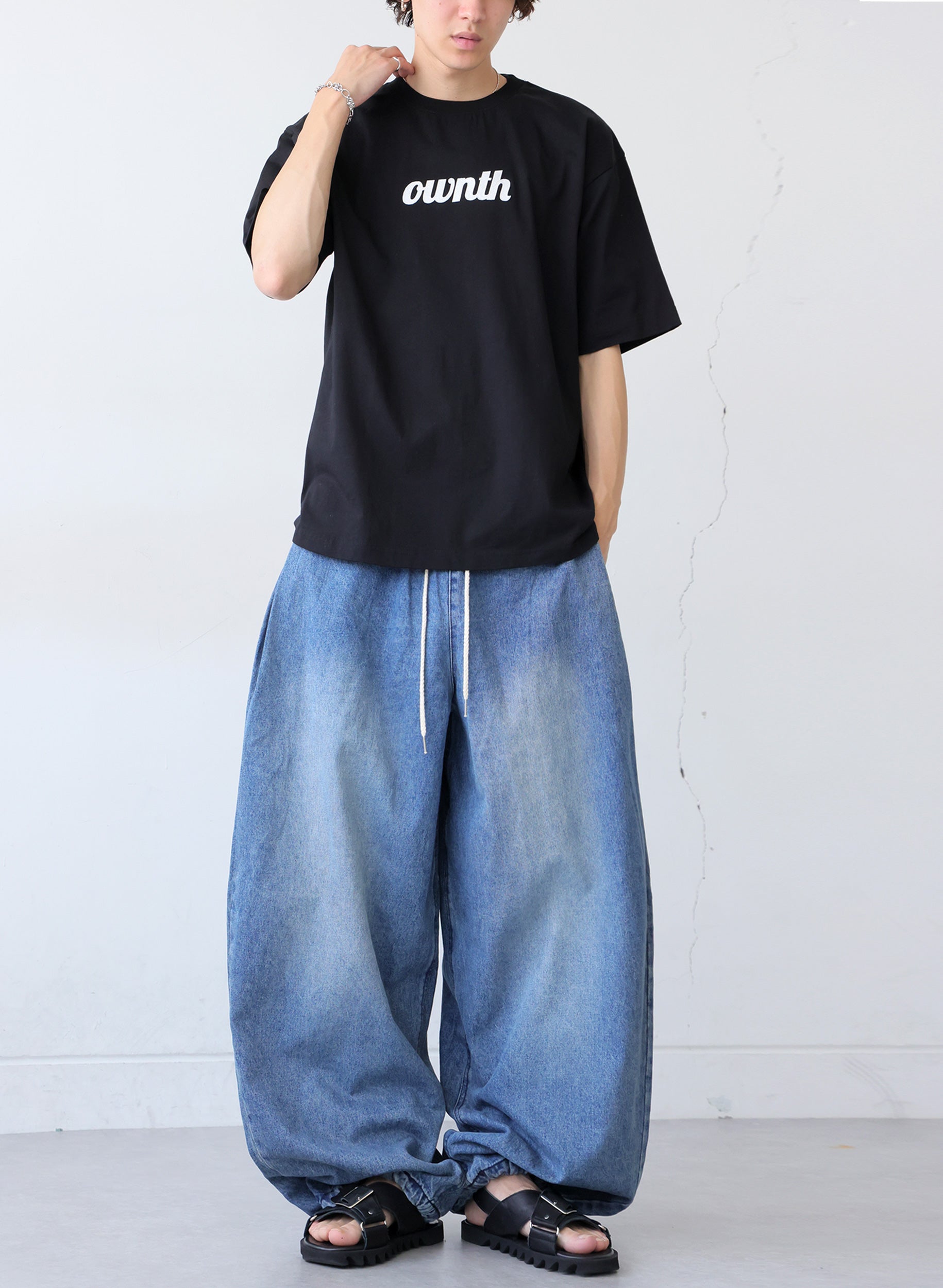 OWNth(オンス) フェルトロゴ刺繍Tシャツ きれいめ ユニセックス ブラック 黒