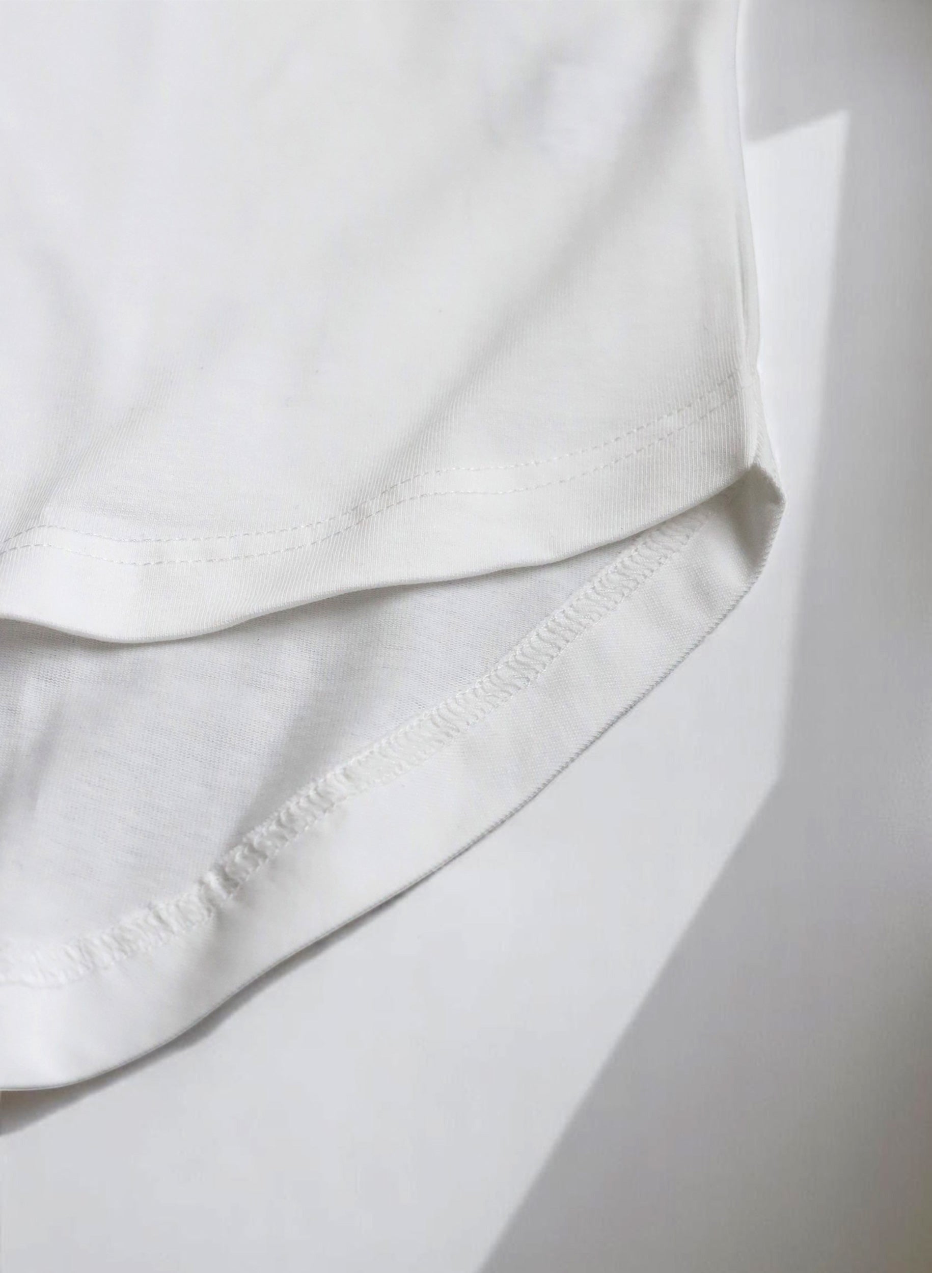 OWNth(オンス) フェルトロゴ刺繍Tシャツ きれいめ ユニセックス ホワイト 白