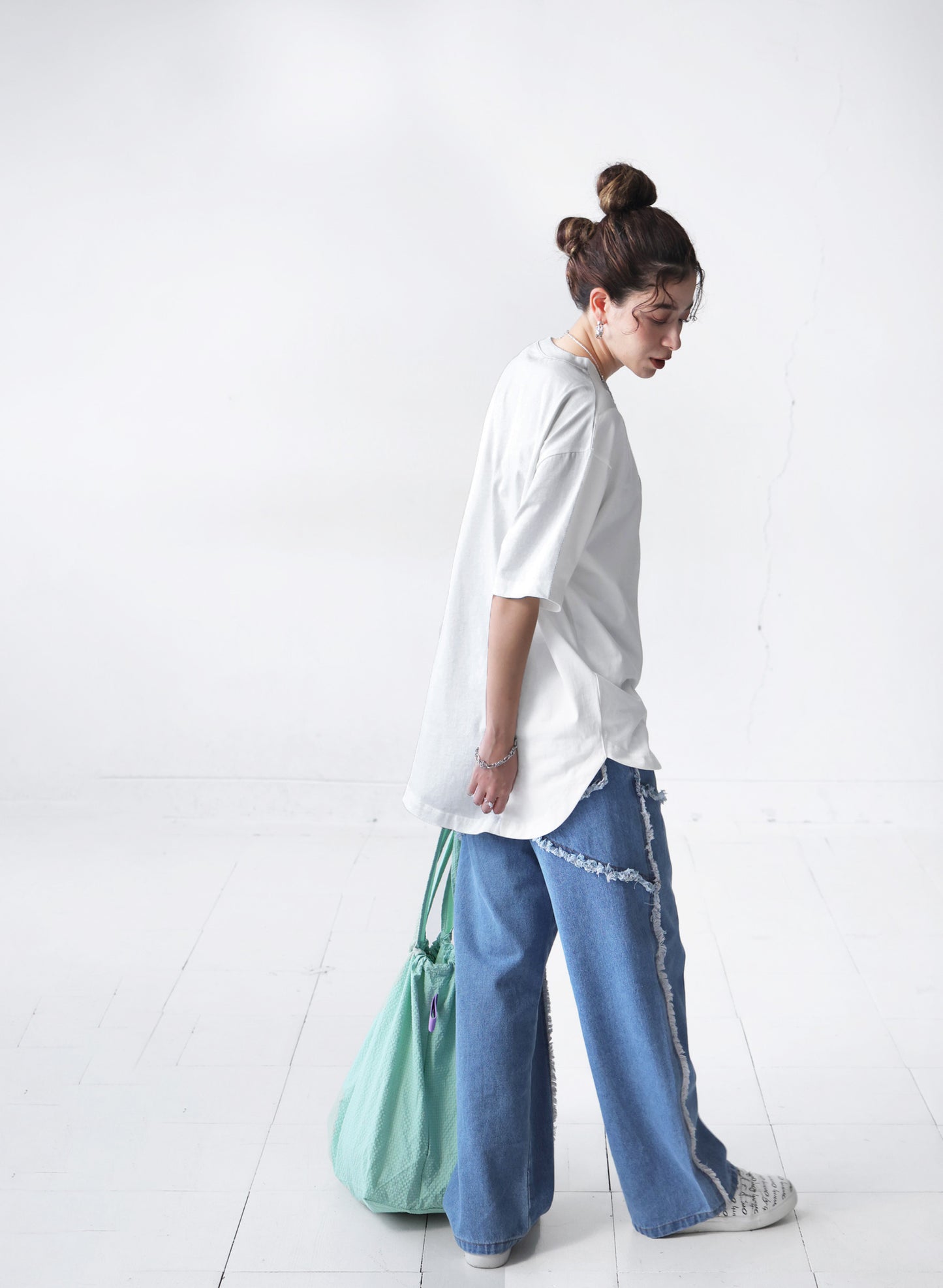 OWNth(オンス) フェルトロゴ刺繍Tシャツ きれいめ ユニセックス ホワイト 白