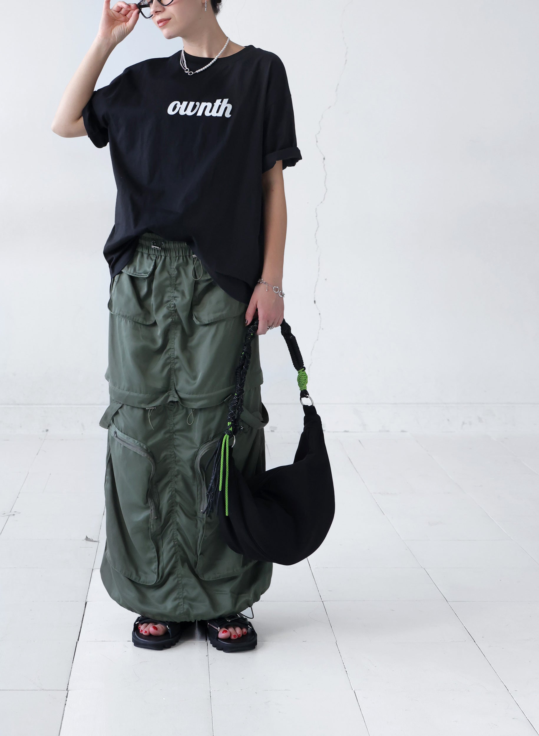 OWNth(オンス) フェルトロゴ刺繍Tシャツ きれいめ ユニセックス ブラック 黒