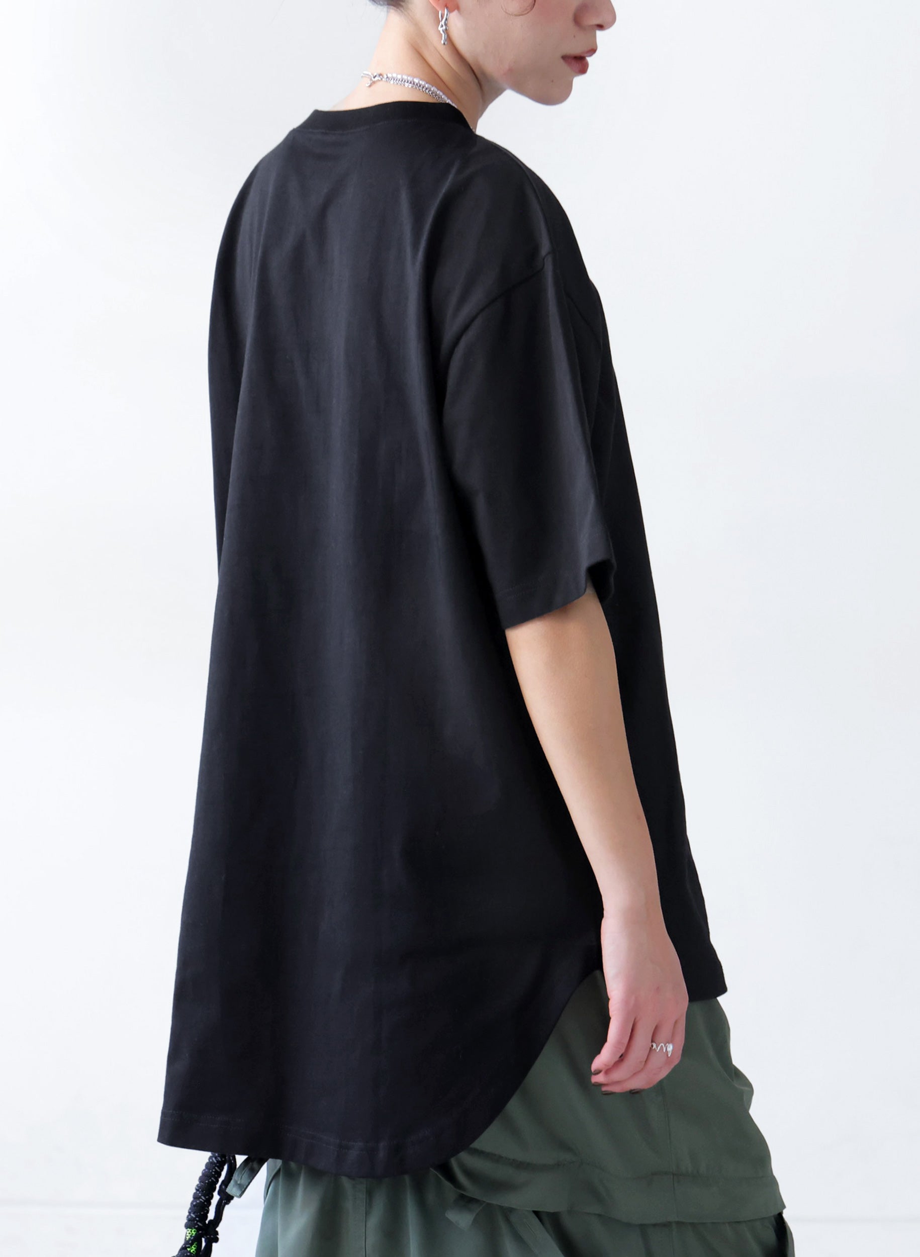 OWNth(オンス) フェルトロゴ刺繍Tシャツ きれいめ ユニセックス ブラック 黒