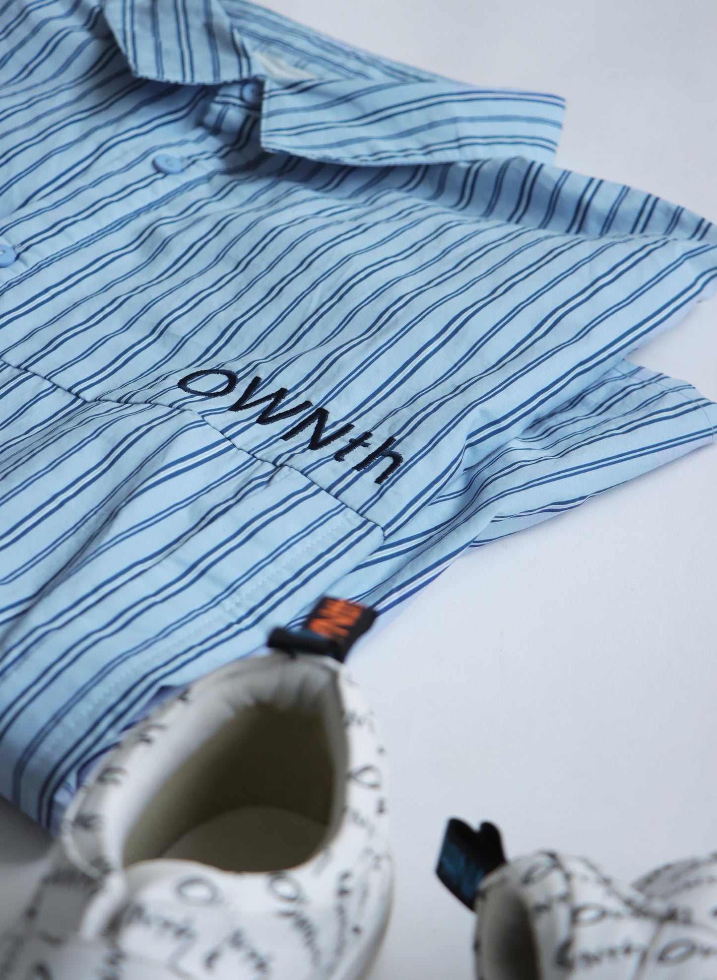 OWNth(オンス) デザイン切替ストライプシャツ きれいめ ユニセックス ブルー 青