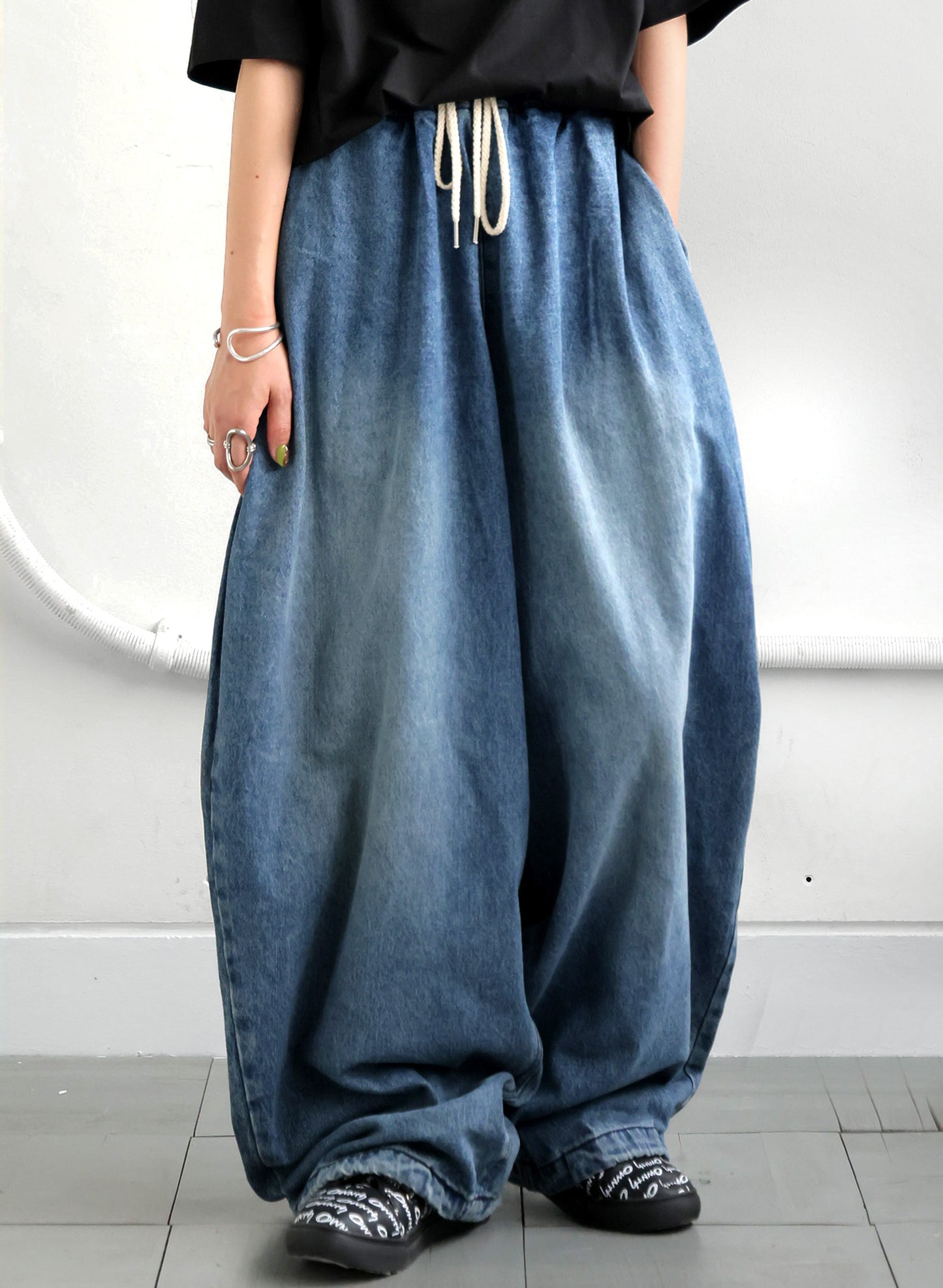 OWNth(オンス) 裾ドロストデザインデニムバルーンパンツ きれいめ ユニセックス ブルー