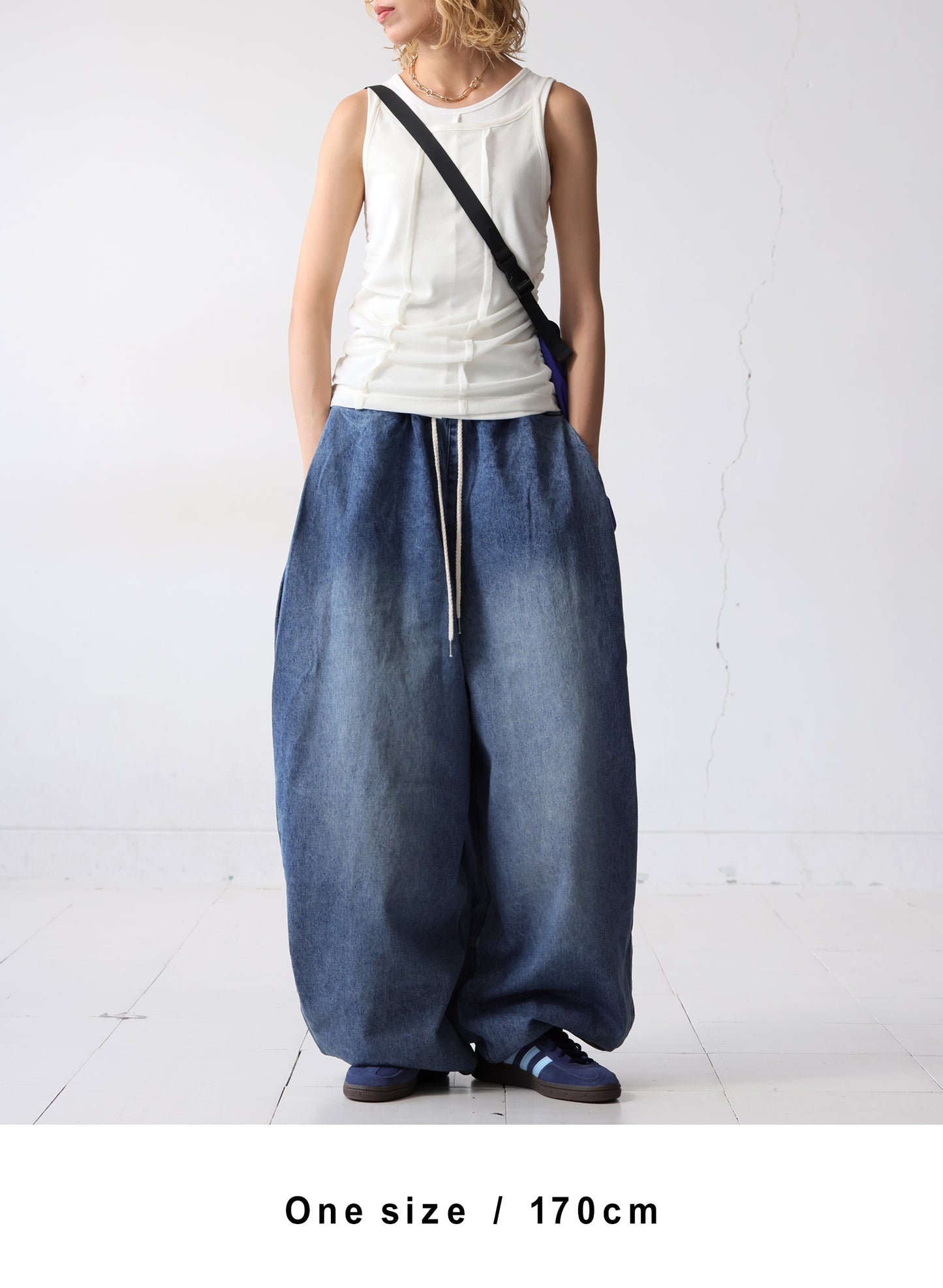OWNth(オンス) 裾ドロストデザインデニムバルーンパンツ きれいめ ユニセックス ブルー