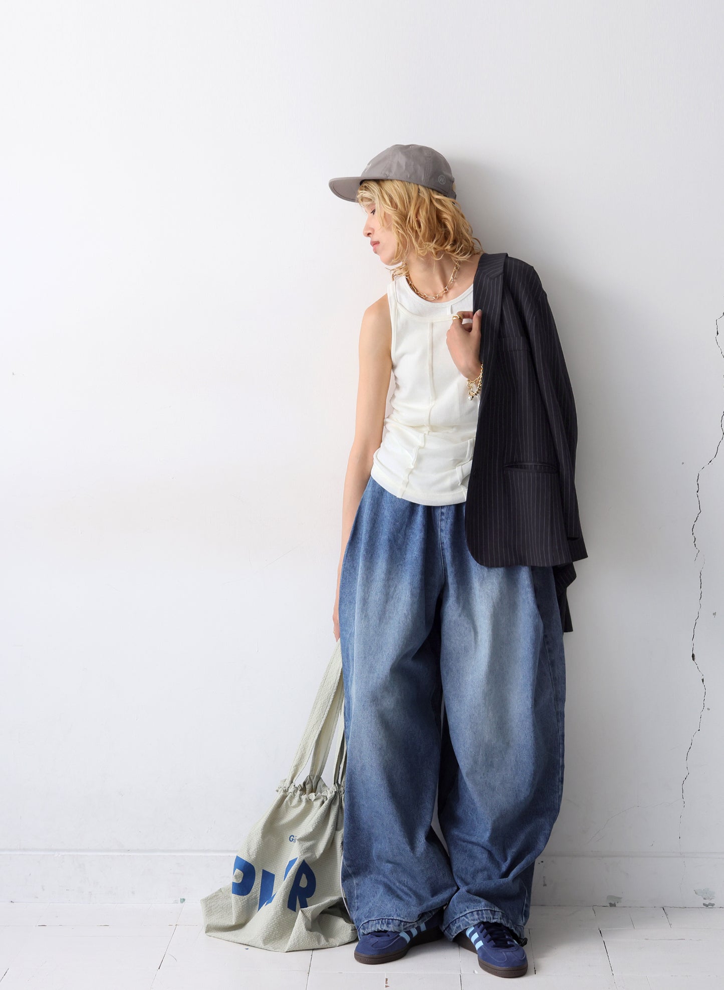 OWNth(オンス) 裾ドロストデザインデニムバルーンパンツ きれいめ ユニセックス ブルー