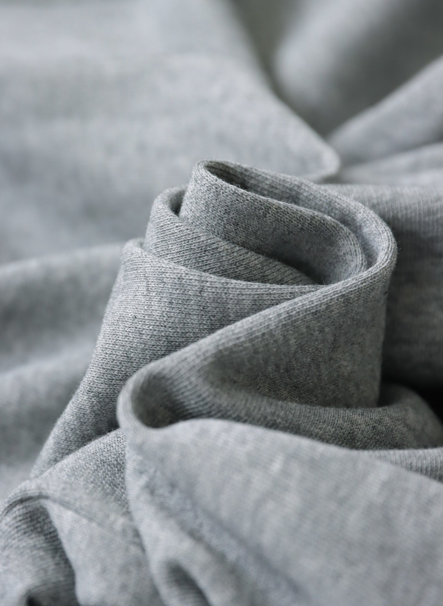 OWNth(オンス) シュリンクチップコードデザイン”OWNth”ロゴフーディー きれいめ レディース 生地感