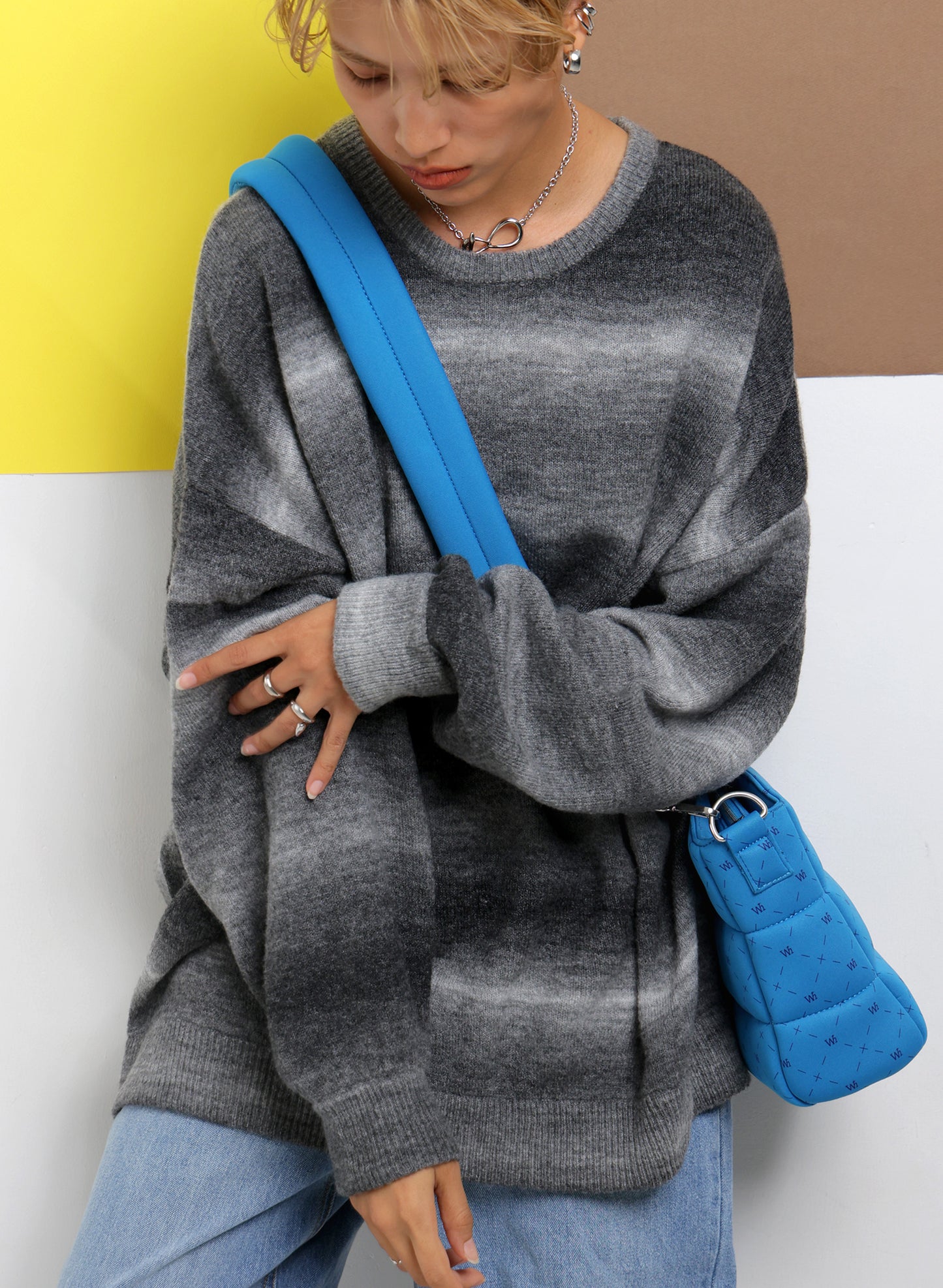 グラデーションクルーネックニット