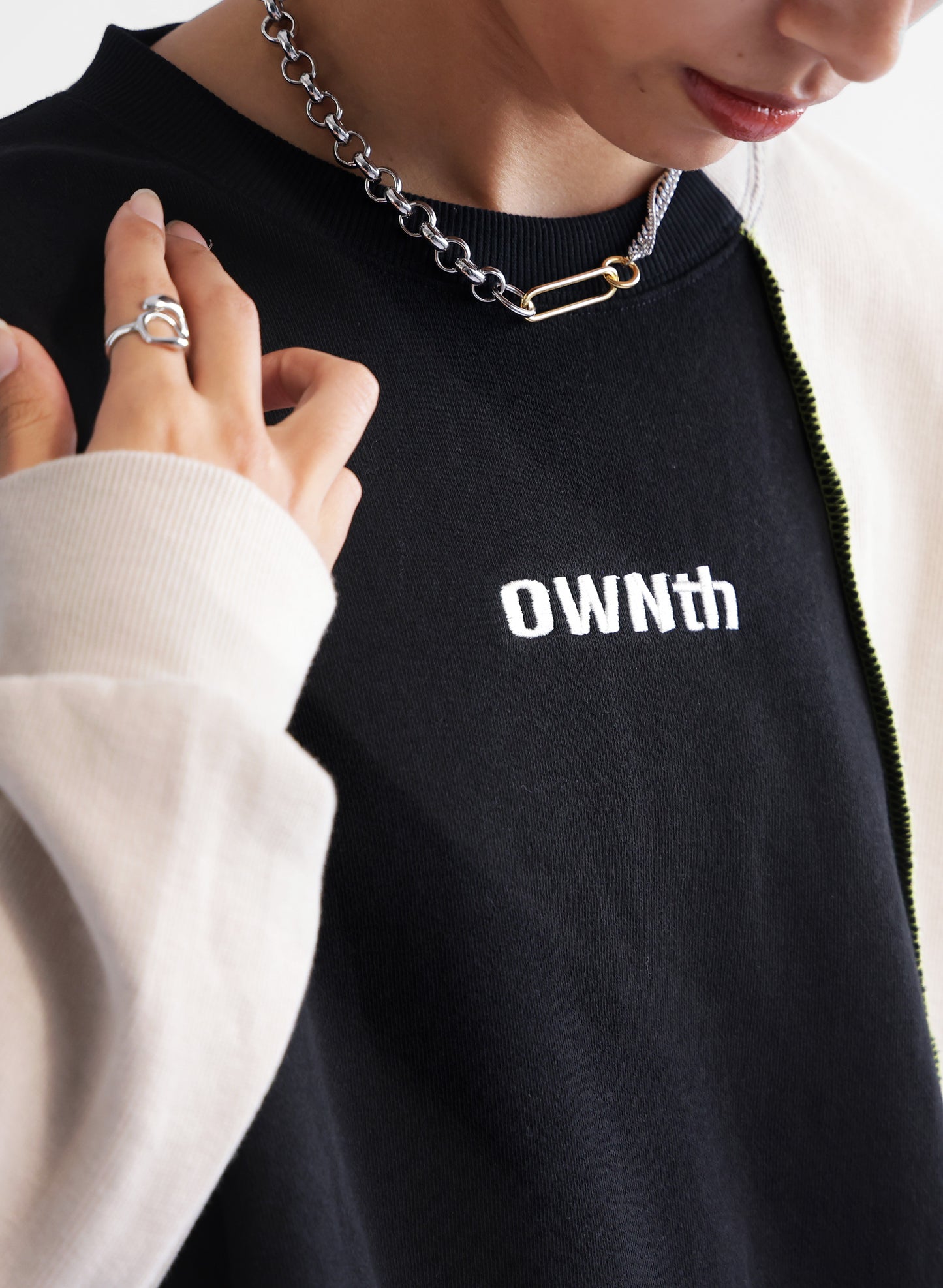 OWNth(オンス) デザインドッキングロゴスウェット きれいめ レディース ブラック 黒