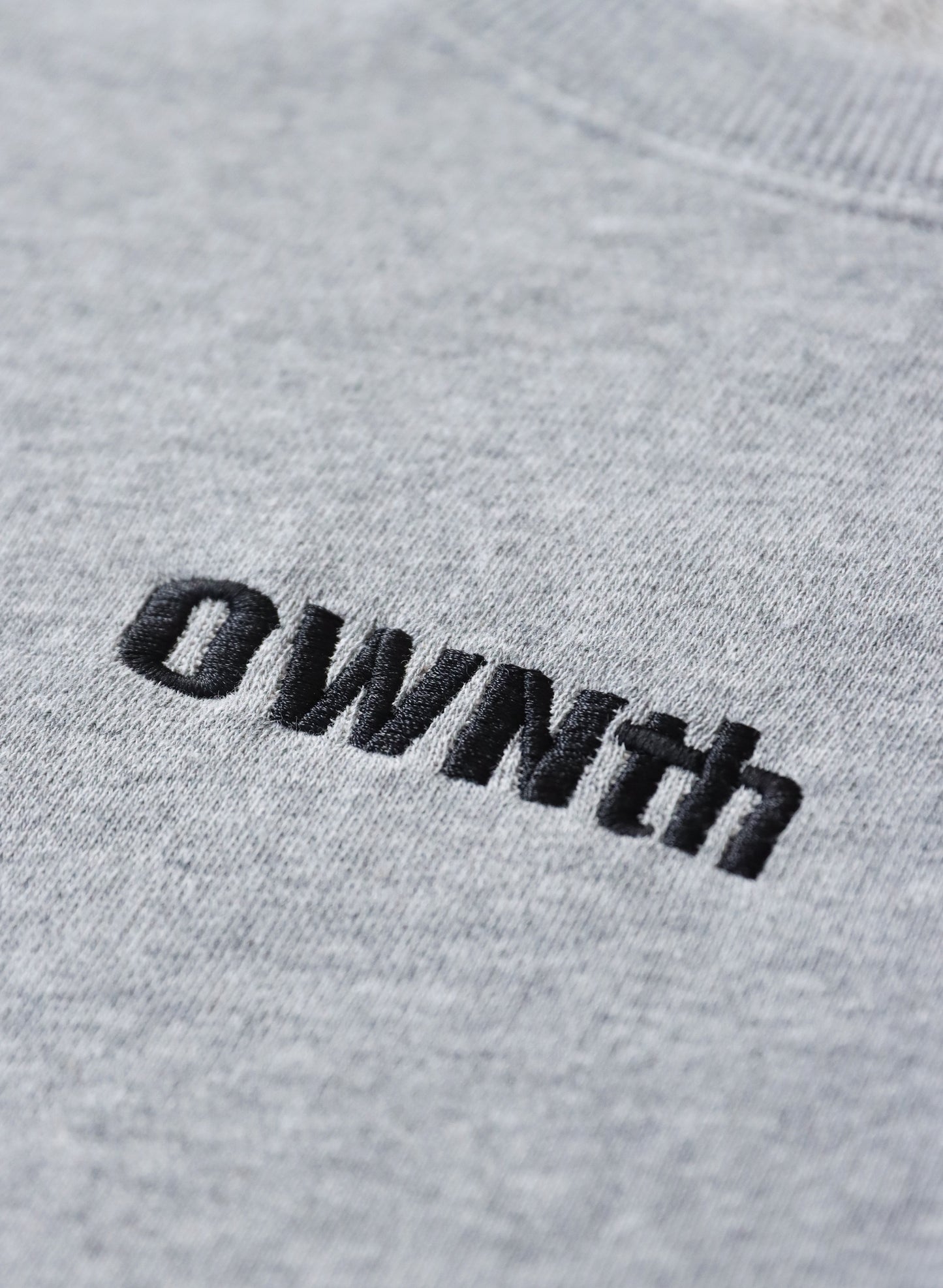 OWNth(オンス) デザインドッキングロゴスウェット きれいめ レディース ロゴ