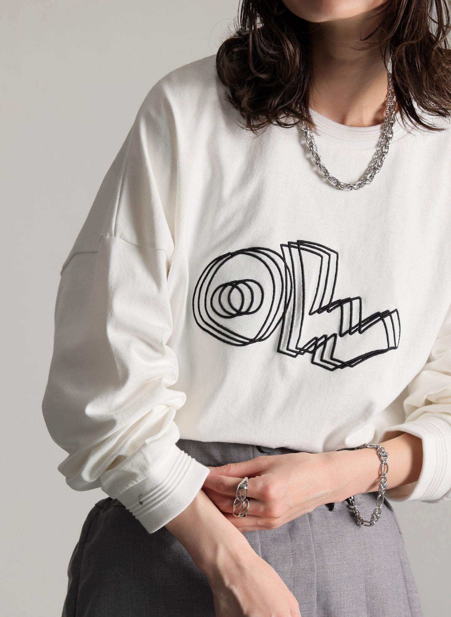 OWNth(オンス) ふくれデザインロゴロンT きれいめ ユニセックス 白 ホワイト