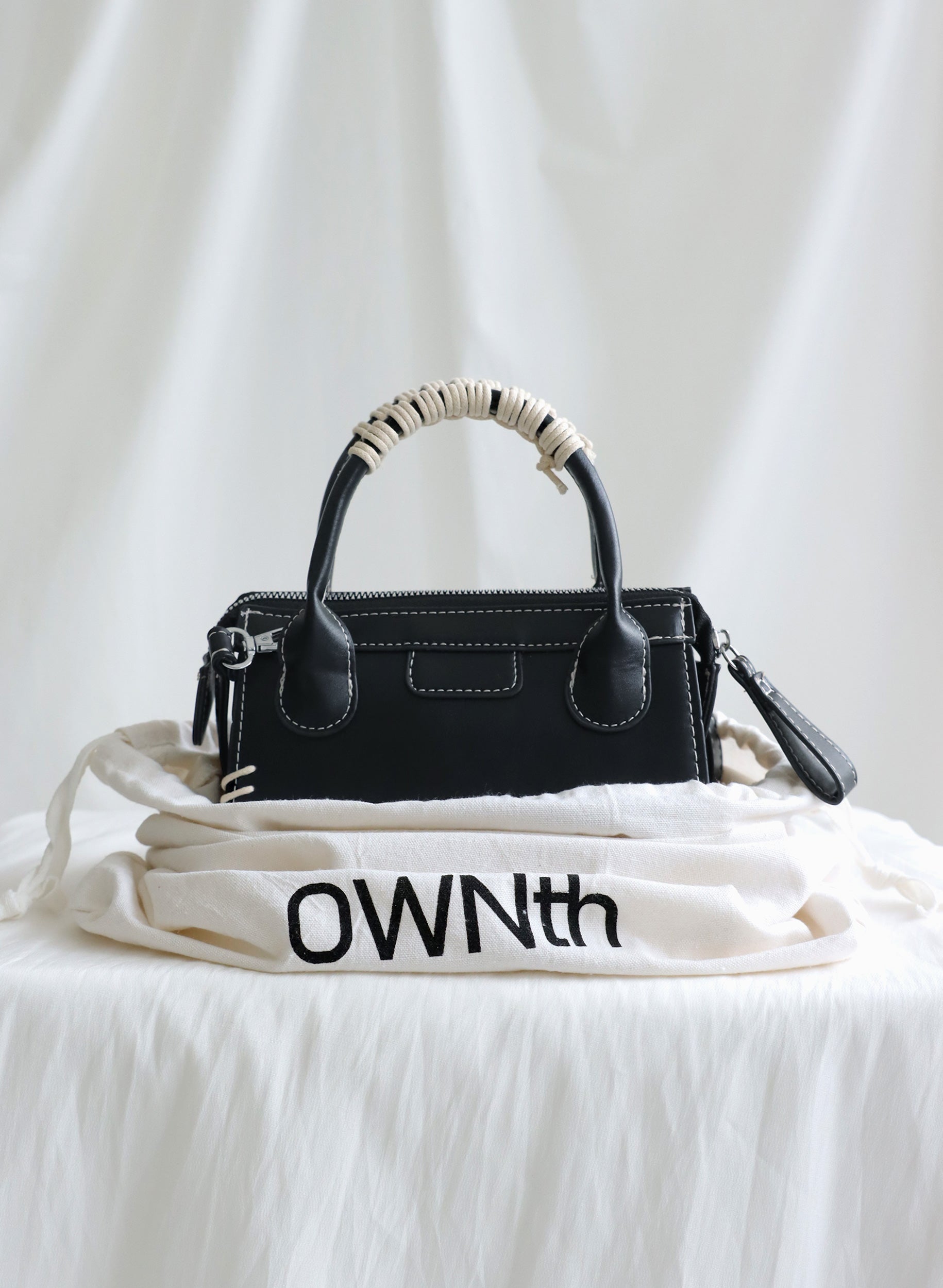 OWNth(オンス) ハンドステッチデザインバッグ きれいめ レディース　ブラック　黒