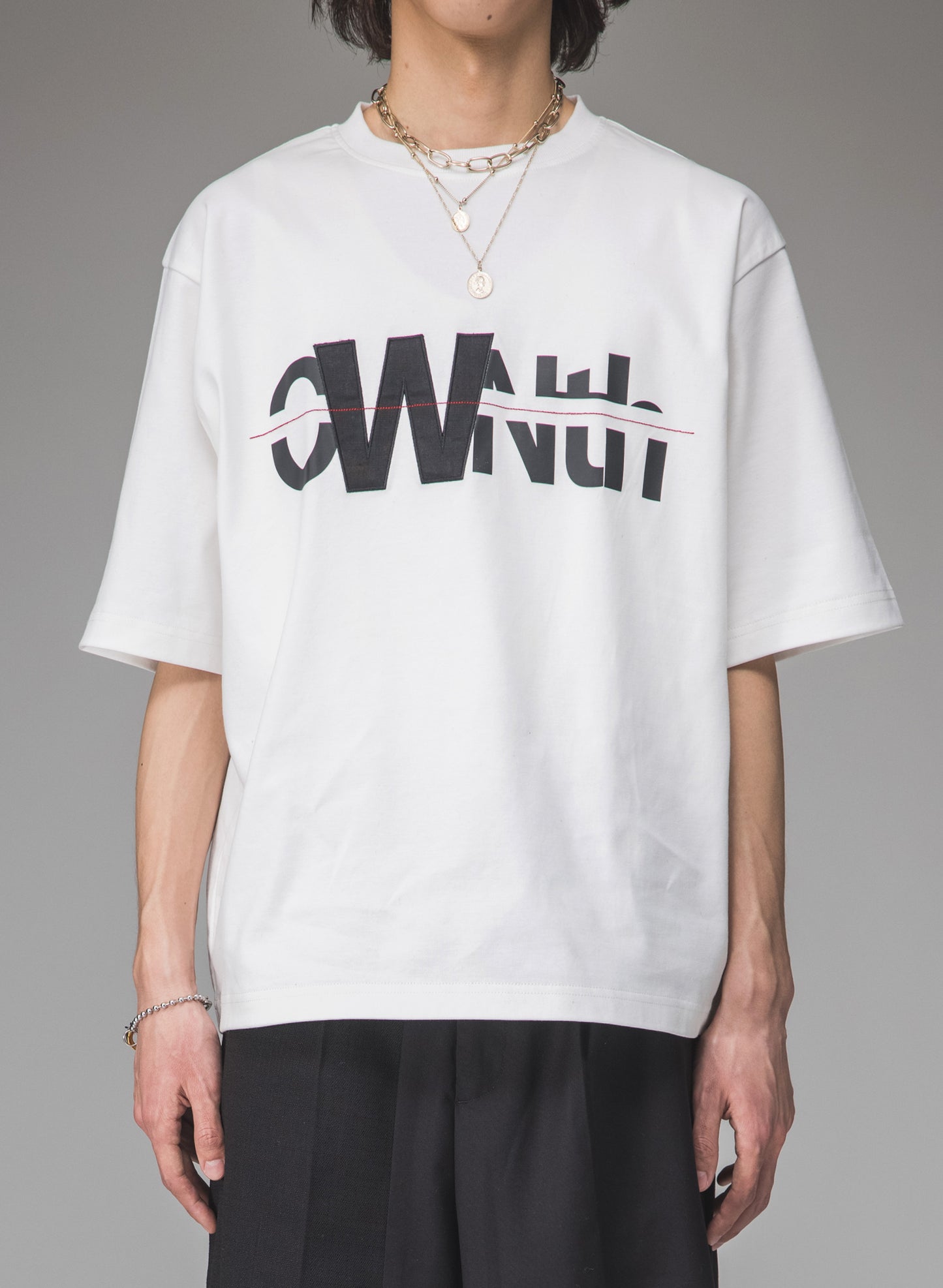 OWNth(オンス) パッチデザインロゴTシャツ きれいめ レディース　ホワイト　白
